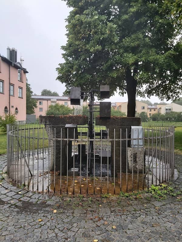 Brunnen am Sparkassenplatz - Image 1