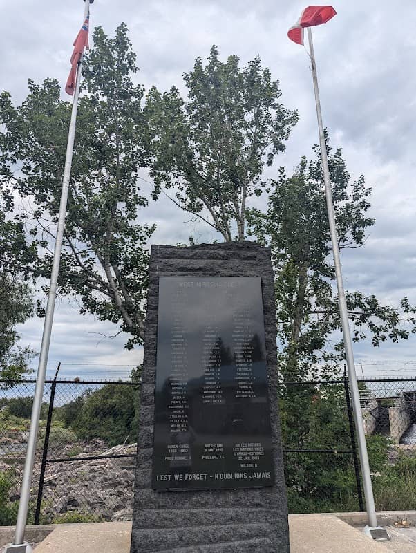 Sturgeon Falls Cenotaph - Image 2