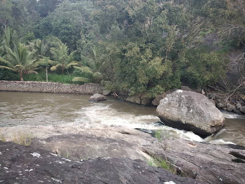 Sakhavu Para - Image 1