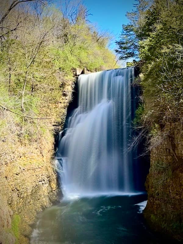 Apple Canyon Lake Falls - Image 2