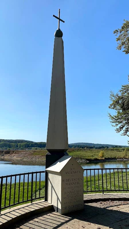 Gedenkstein für 81 Ertrunkene - Image 1