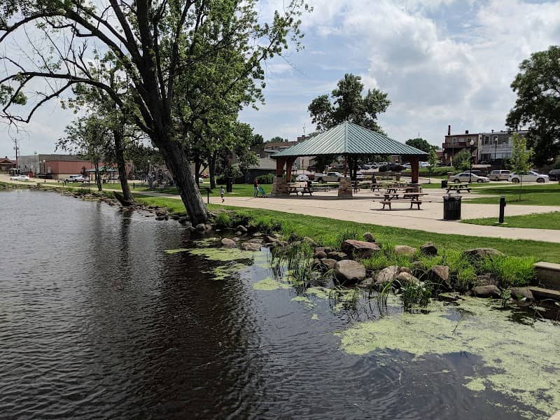 Riverside Park - Image 2