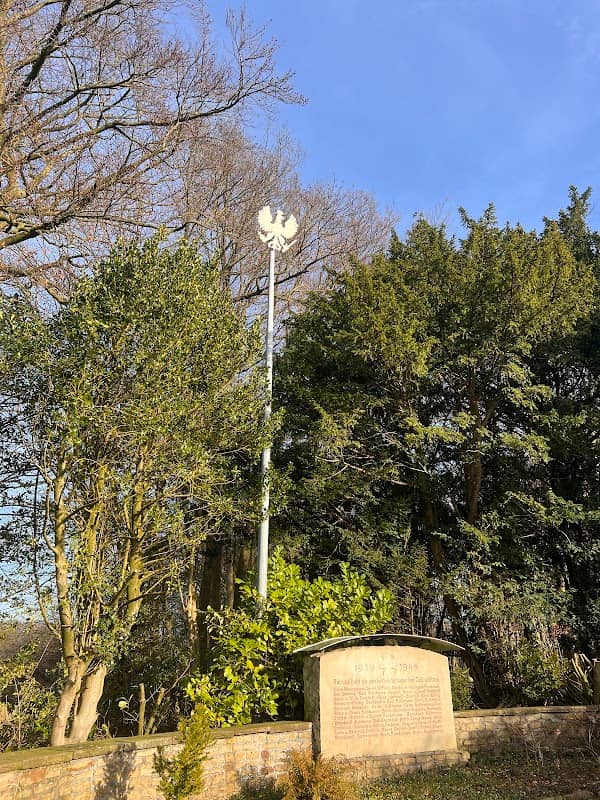 Denkmal den im ersten und zweiten Weltkrieg gefallen Menschen, Bauernschaft Oster - Image 1