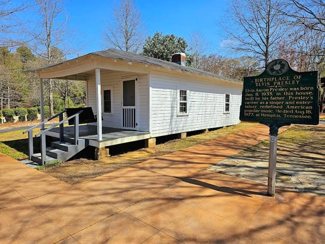 Elvis Presley Birthplace and Park - Image 1