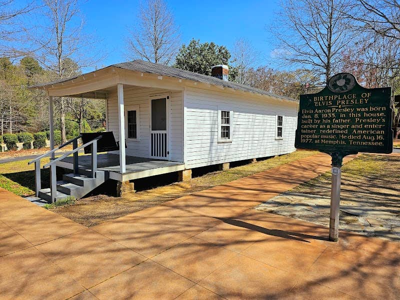 Elvis Presley Birthplace and Park - Image 1