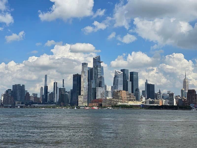 Maxwell Place Park Skyline View - Image 1