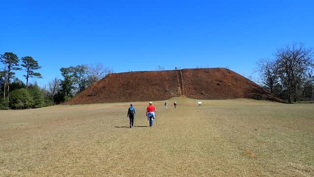 Kolomoki Mounds Archaeological Area Historic Marker - Image 1