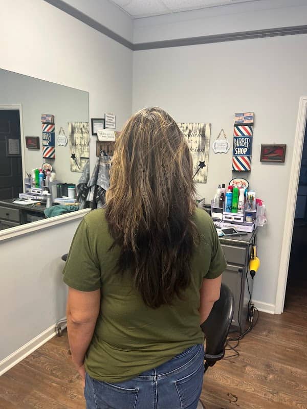 Mane Attractions Salon - Image 1