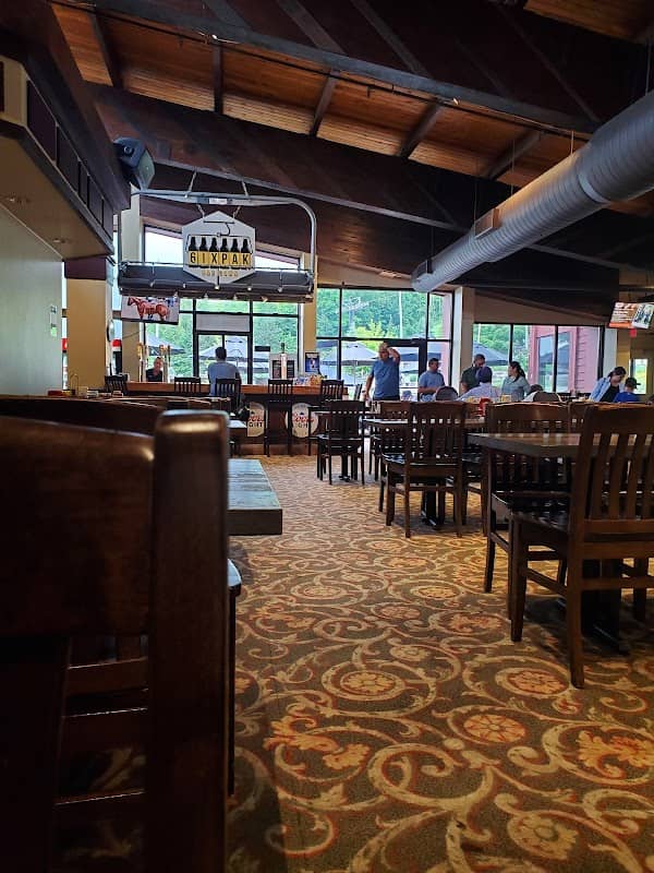 Blue Mountain Grand Central Lodge - Image 2