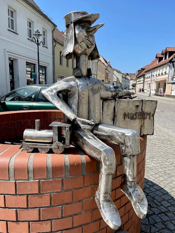 Figur mit Koffer - Image 1