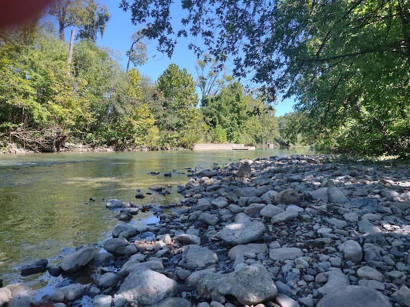 Riverside Park - Image 3
