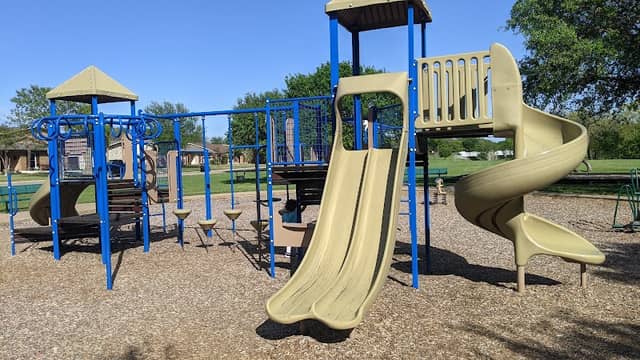 Tree Line Park - Image 2