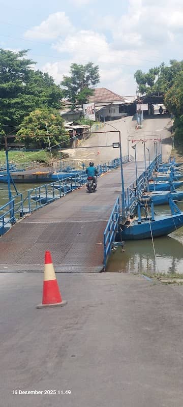 JEMBATAN PERAHU APUNG H,SUKRIAT - Image 1