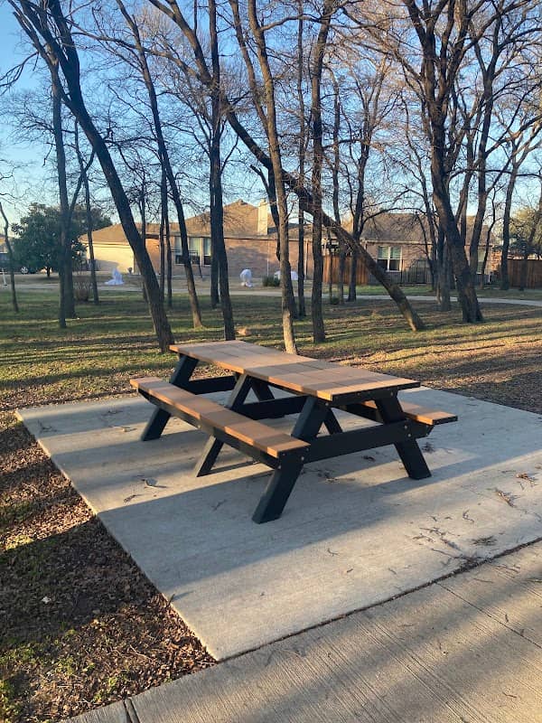 Twin Lakes Park - Image 2