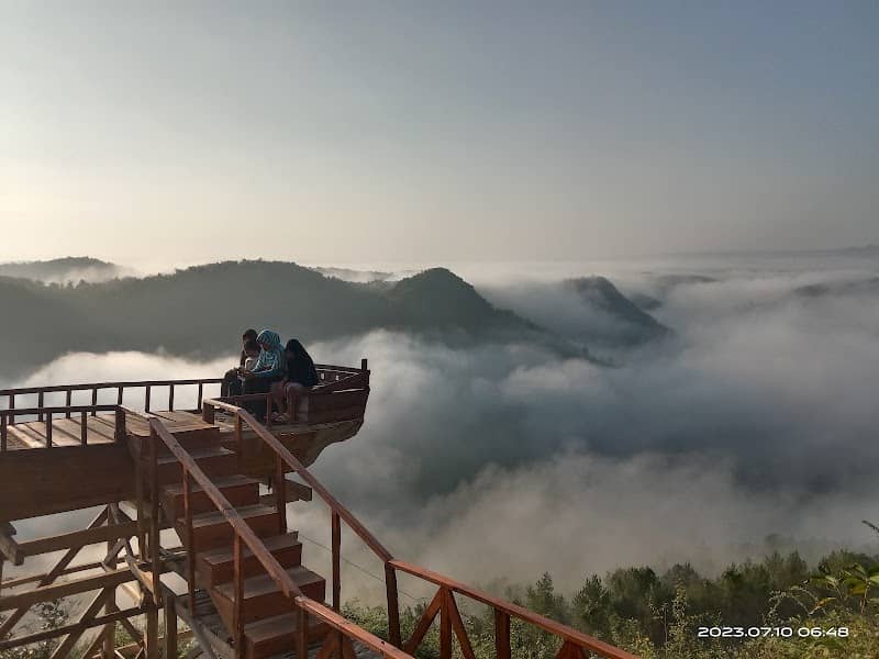 Negeri di atas awan Bukit Panguk - Image 1