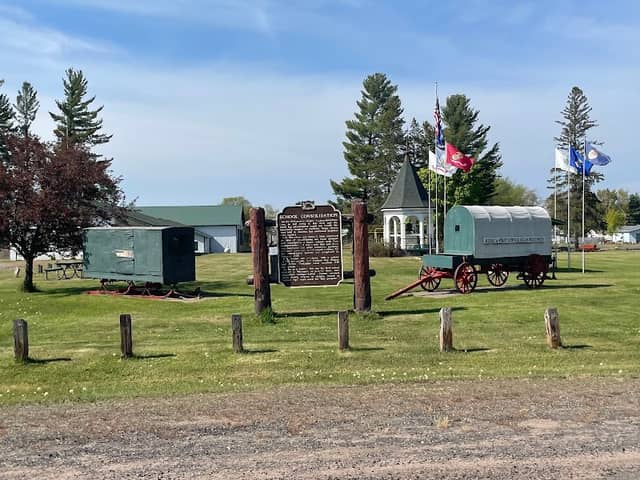 School Memorial Park - Image 1