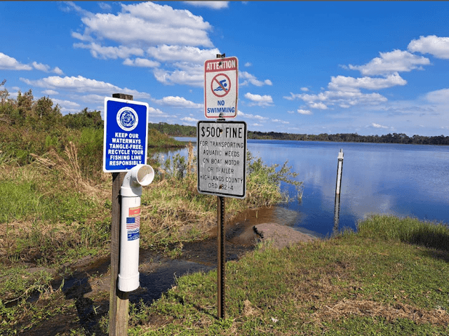 Wolf Lake - Boat ramp - Image 1