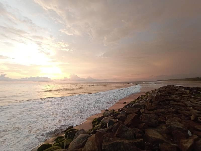 Pozhikkara Beach - Image 2
