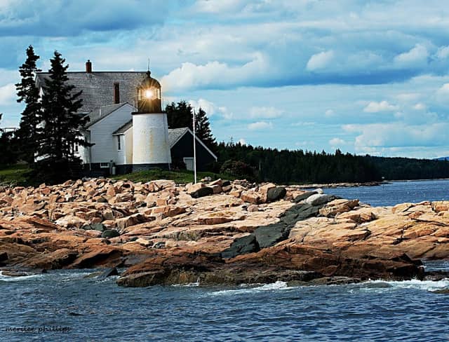 Winter Harbor Light - Image 1