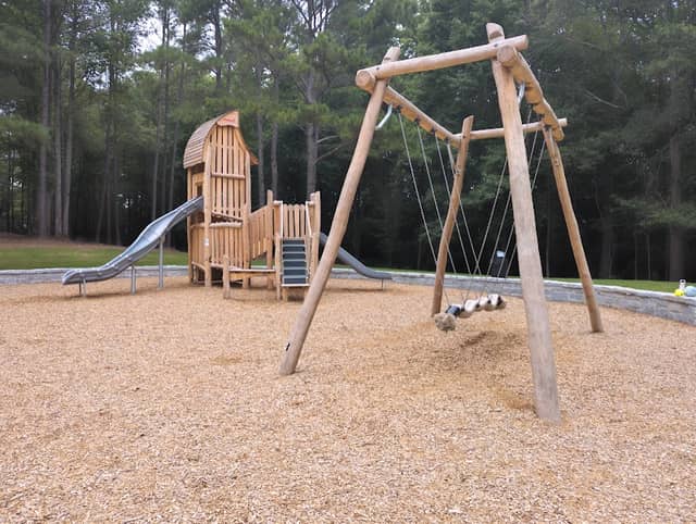 Mid-Broadwell Park - Image 1
