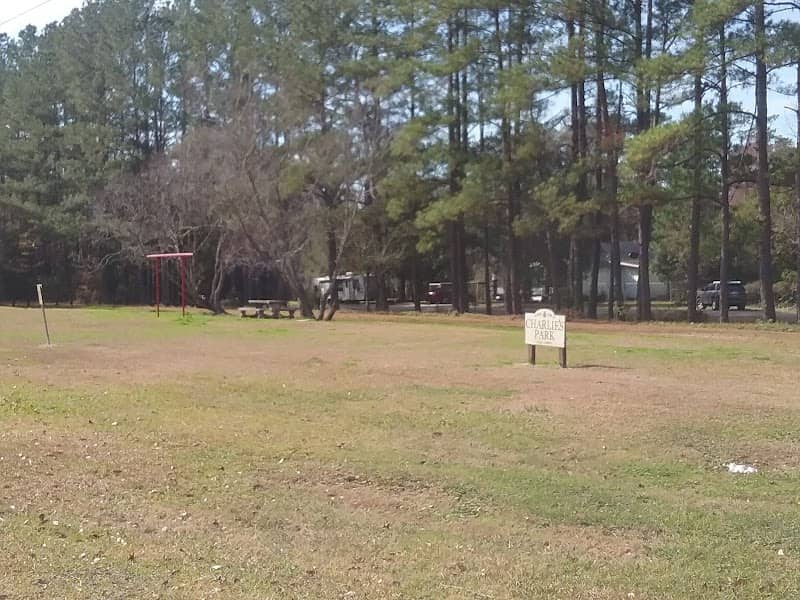 Charlie Easterling Memorial Park - Image 2