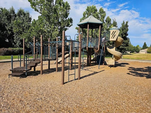 Rolling Hills Park - Image 1
