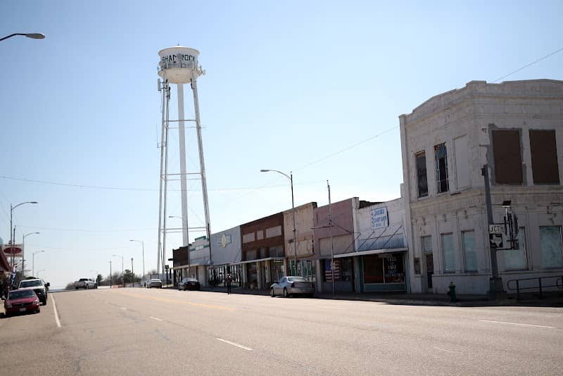 Shamrock Water Tower - Image 2