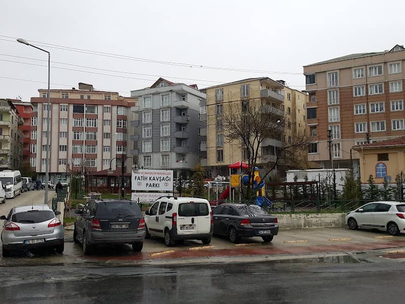 Fatih Kavşagı Parkı - Image 1