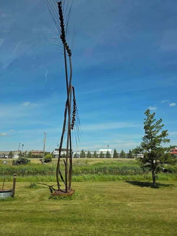 Weyburn Wheat Statues - Image 2