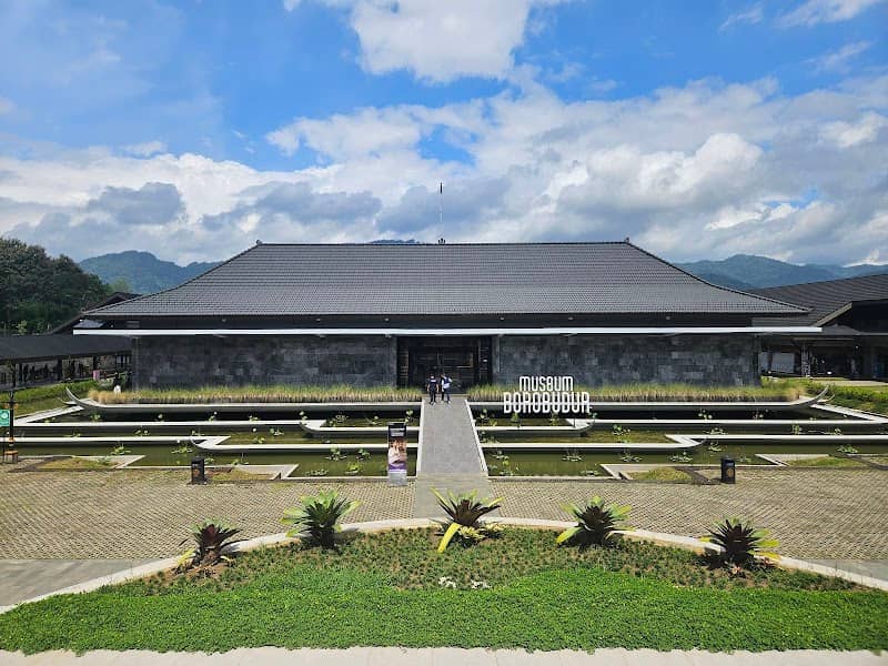 MUSEUM & KAMPUNG SENI BOROBUDUR - Image 1