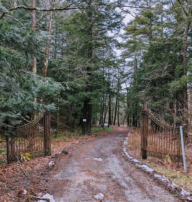 Mount Hope Park - Image 3