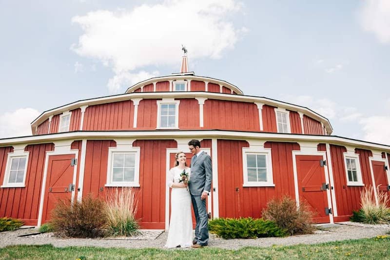 The Round Barn at Twin Bridges - Image 1