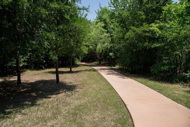 Dixon W. Holman Park - Image 2