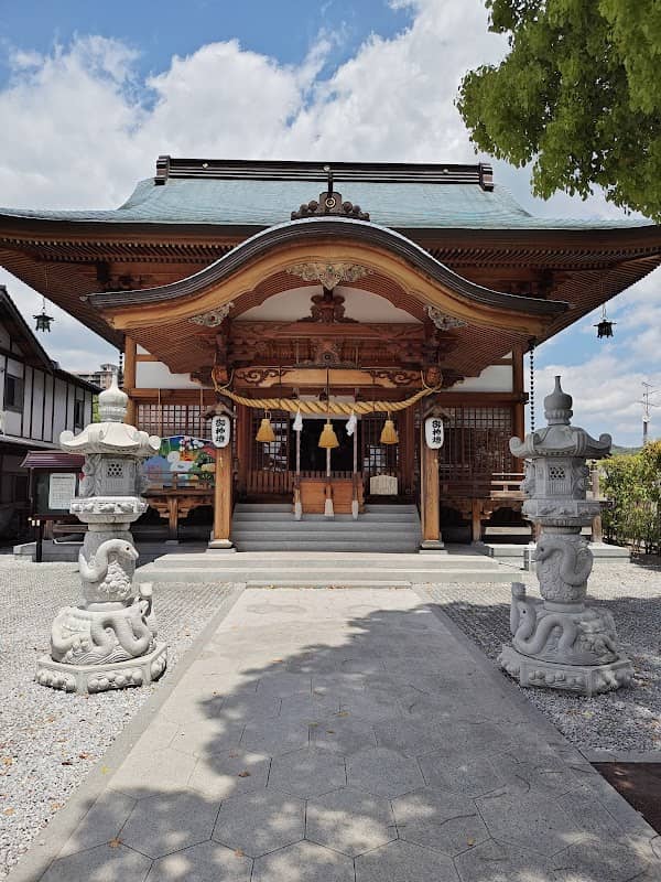 Iwakuni White Snake Shrine - Image 1