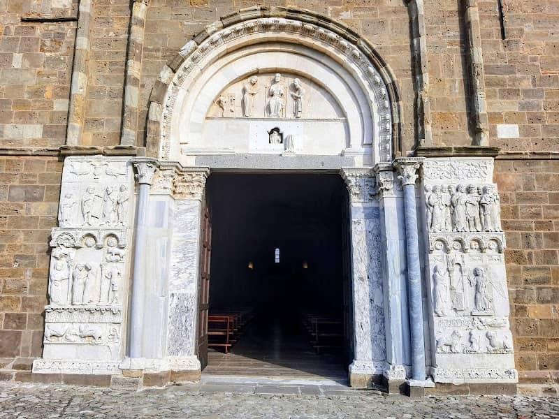 Abbey of San Giovanni in Venere - Image 3