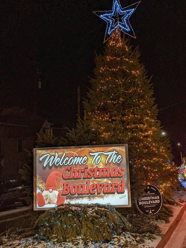 Christmas Boulevard - Image 2