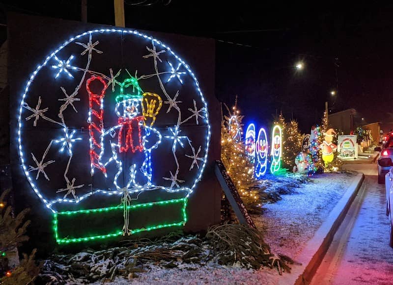 Christmas Boulevard - Image 1