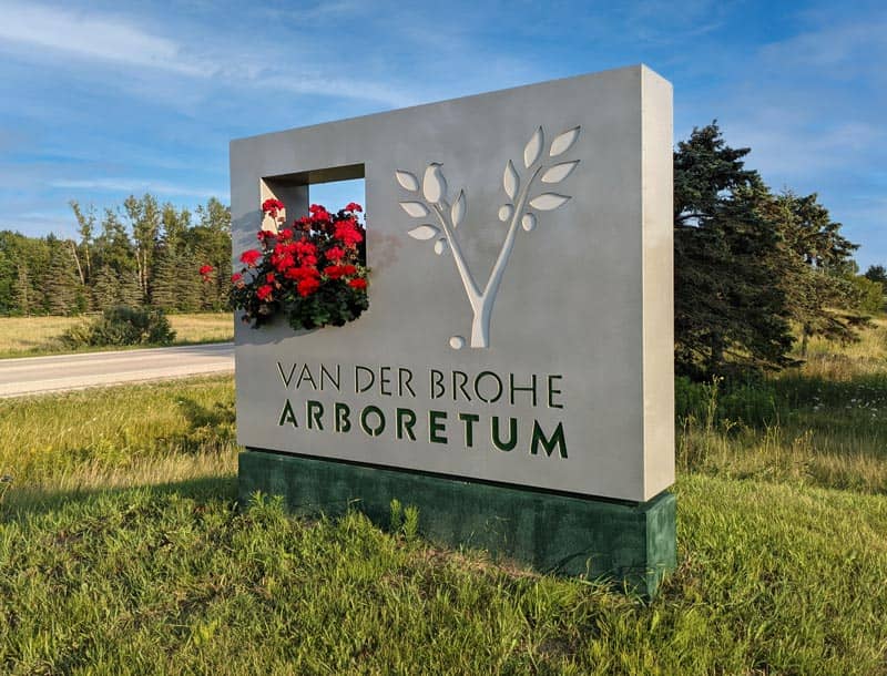 Van der Brohe Arboretum - Image 1