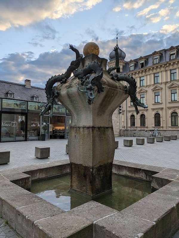 Drachenbrunnen - Image 2
