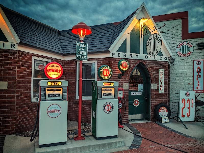 Perry Oil Service Station - Image 1