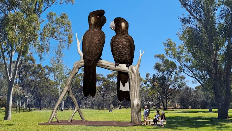 Big Carnabys Sculpture - Image 1