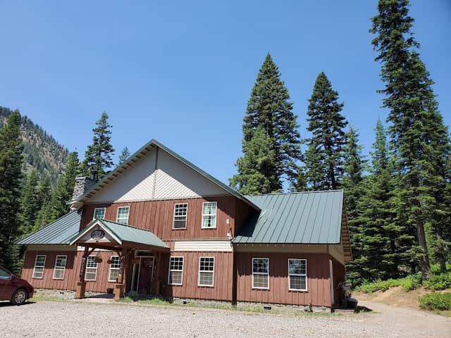 Cornucopia Lodge & Pack Station - Image 1