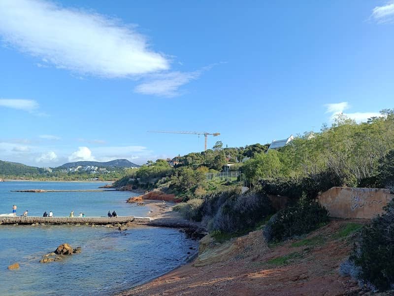 Rene Gupis Beach - Image 2