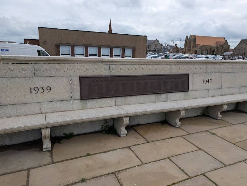 Troon War Memorial - Image 1