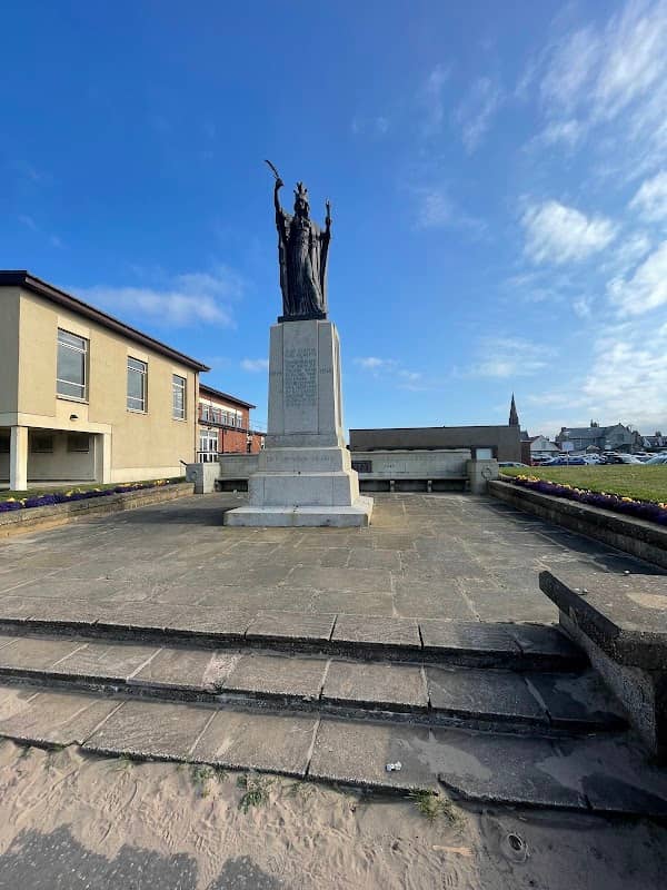 Troon War Memorial - Image 2