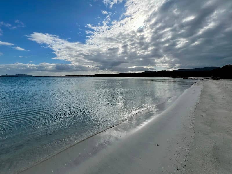 Spiaggia porto istana - Image 2