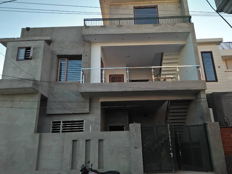 Teacher Colony Main Park - Image 1