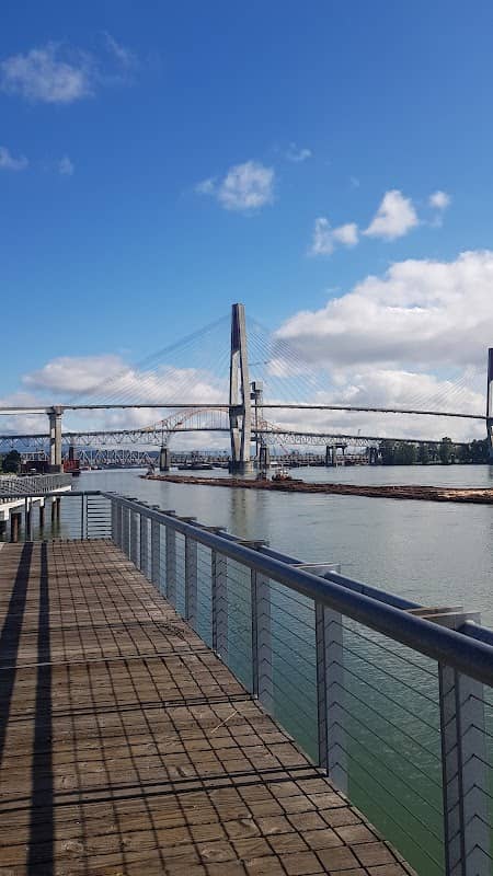 FRASER RIVER NEW WESTMINSTER BC CANADÁ - Image 2