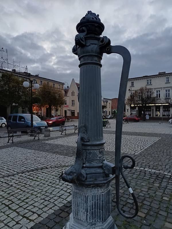 Pompa artezyjska na Rynku w Obornikach - Image 1