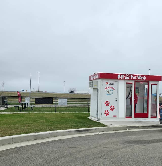 Dog Park at Love's Travel Stops - Image 1